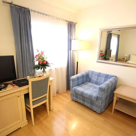 Carinthia Stadthotel Otel