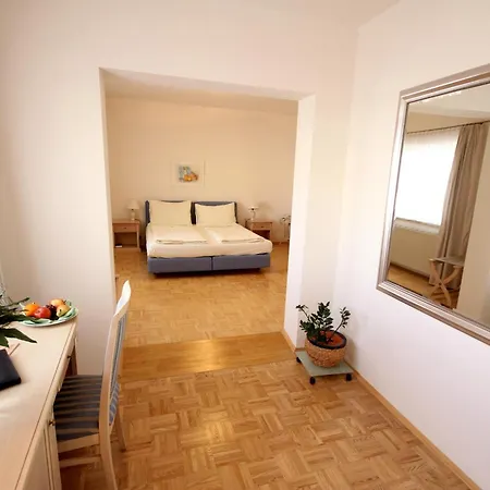 Carinthia Stadthotel Hotel 4*