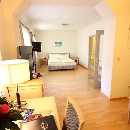 Otel Carinthia Stadthotel 4*