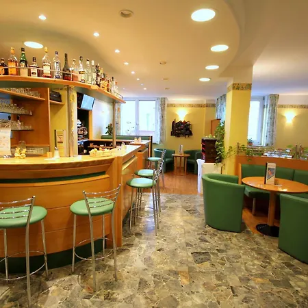 Carinthia Stadthotel 4*