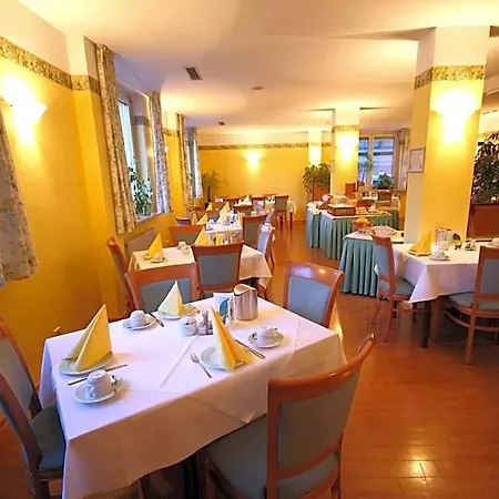 Carinthia Stadthotel ホテル 4*