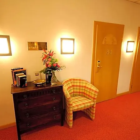 ホテル Carinthia Stadthotel クラーゲンフルト
