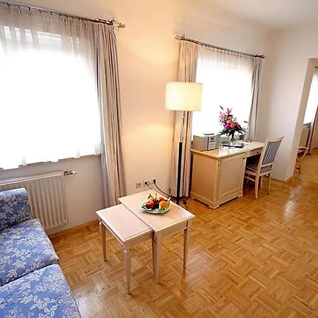 Carinthia Stadthotel ホテル