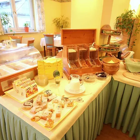 Carinthia Stadthotel Otel 4*